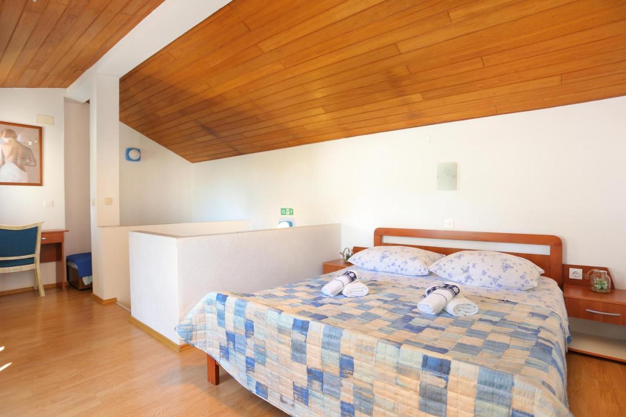 Holiday House With A Parking Space Brela, Makarska - 788 المظهر الخارجي الصورة